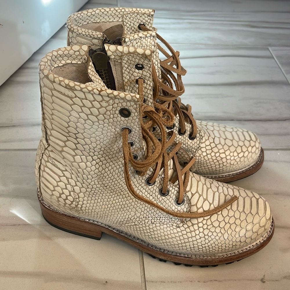 Free Bird by Steve Madden Manchester White Croc Boots